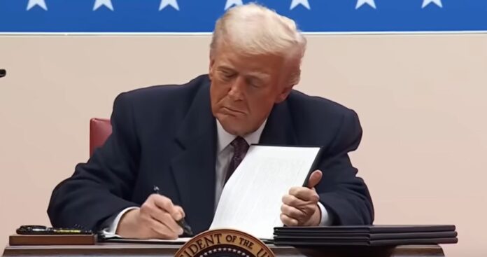 Trump Jan 20, 2025 signing executive orders.